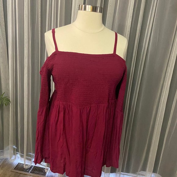 Torrid Challis Cold Shoulder Burgundy  Blouse Size 4 - Picture 5 of 8